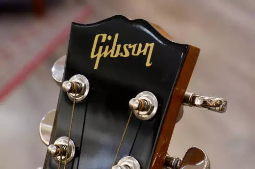 Gibson - J-45 Studio Walnut - Natural 2